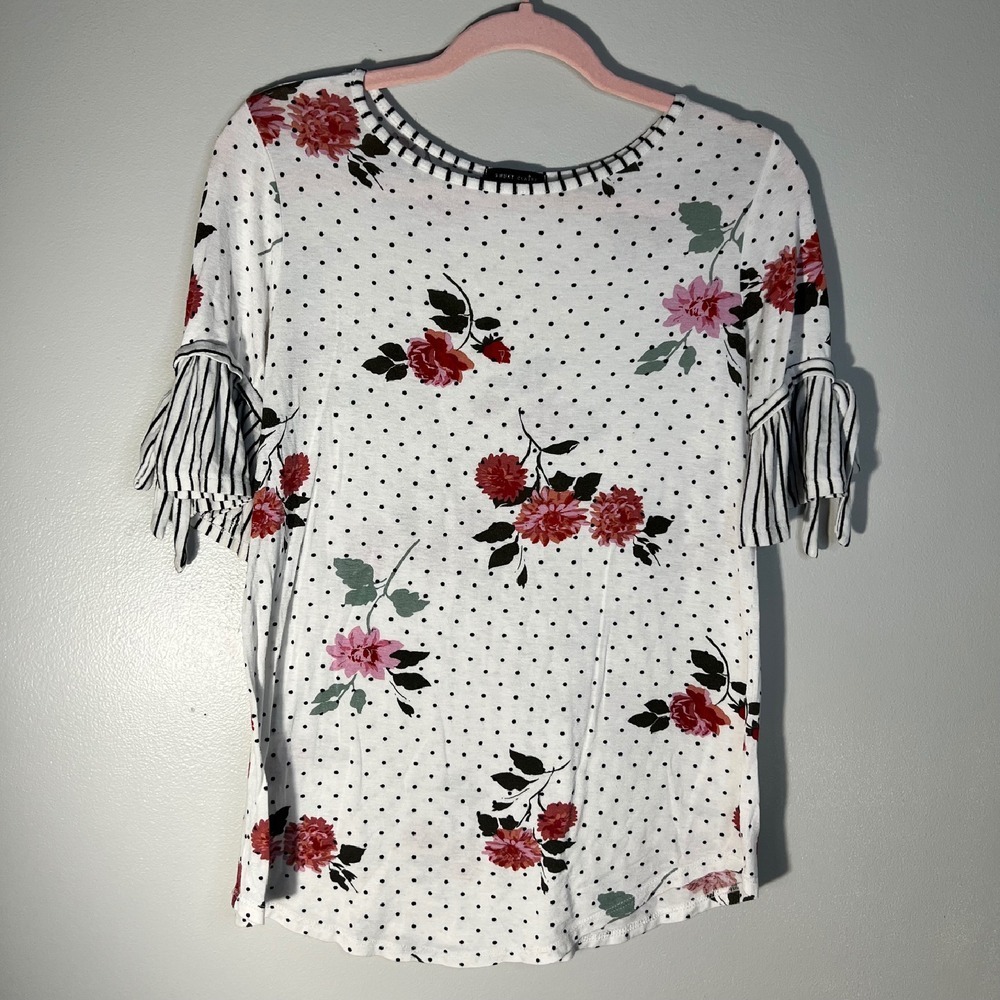 ✨Sweet Claire Women's‎ white Floral Polka Dot Blouse with decorative sleeve
